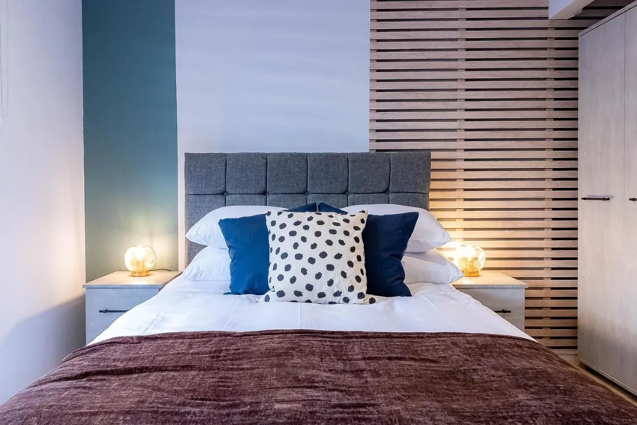 Luxurious Apartments Hackney Near Train Station London Semesterbostad