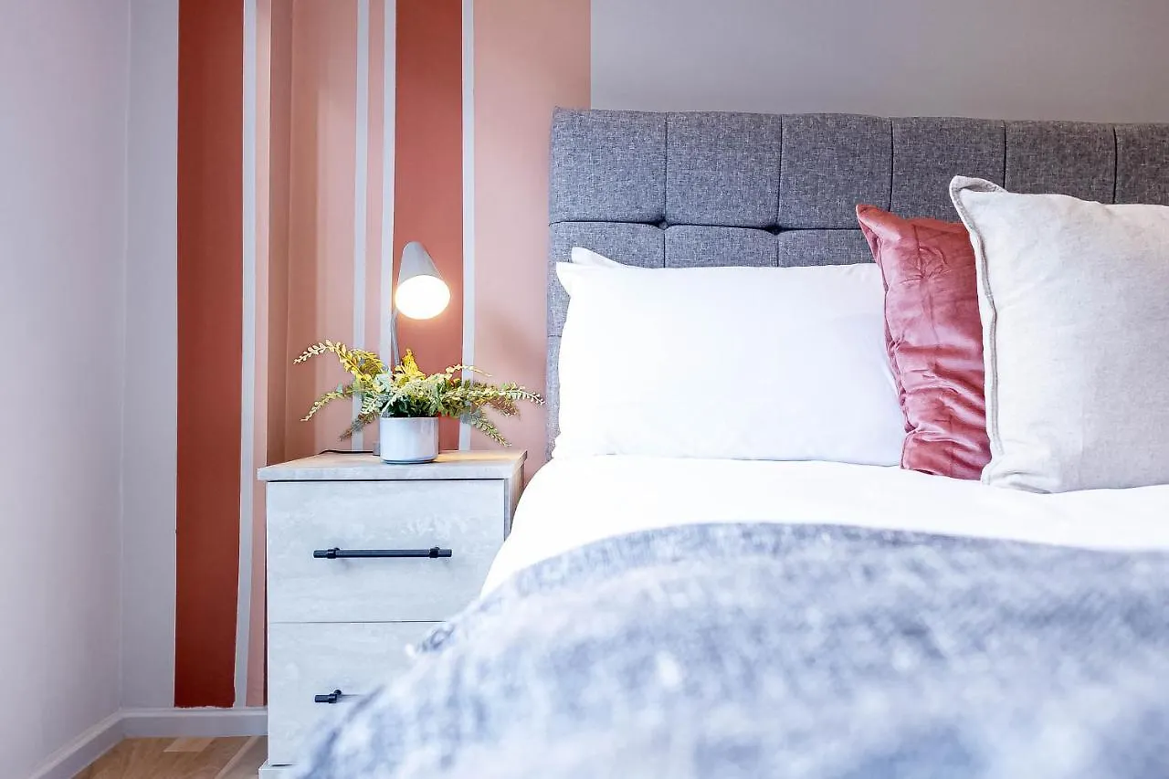 Luxurious Apartments Hackney Near Train Station London