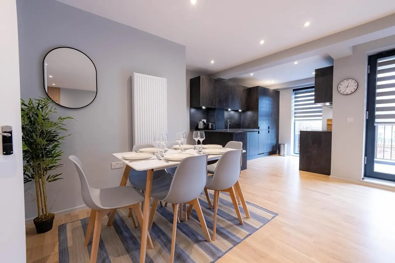 Luxurious Apartments Hackney Near Train Station London