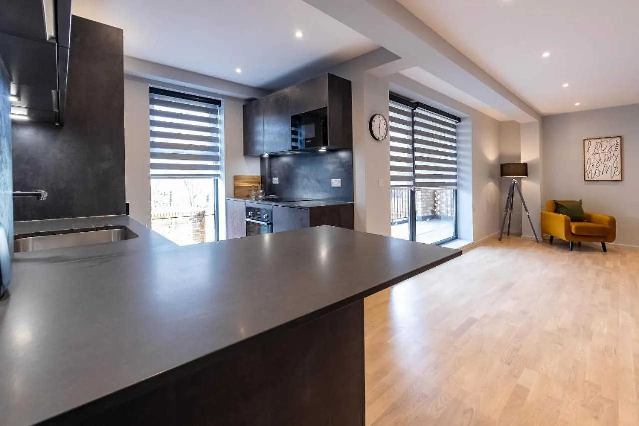 Ferienhaus Luxurious Apartments Hackney Near Train Station London