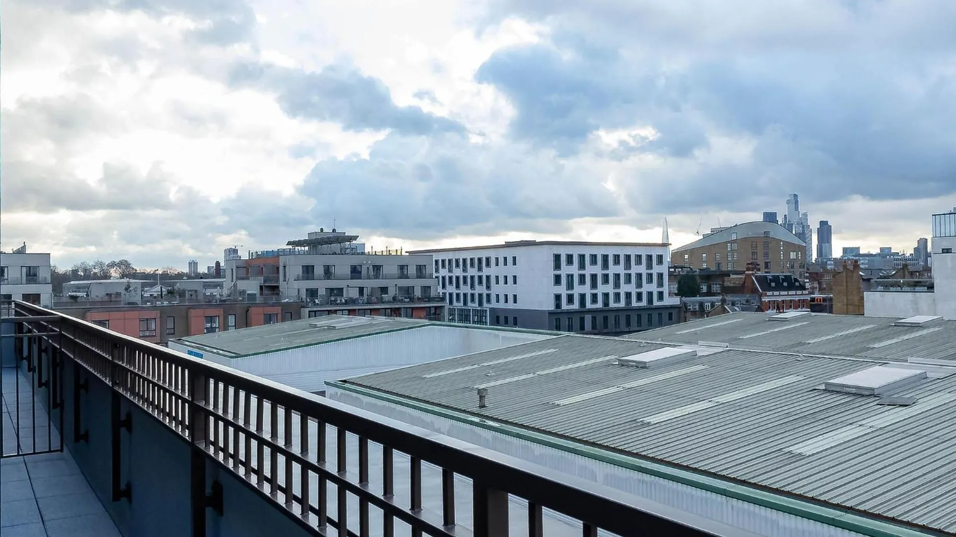 Luxurious Apartments Hackney Near Train Station London